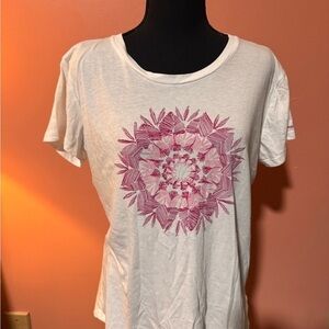 Columbia Cream Short Sleeve T-Shirt with Artistic Graphic